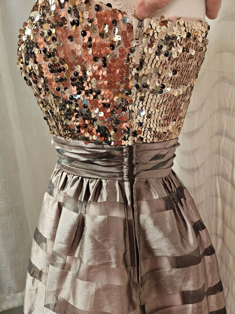 Hailey Logan by Adrianna Papell Sequin Cocktail Dress Size 5/6 Gold Bronze - Picture 3 of 7